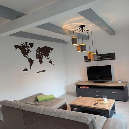 Luett Achtern Diek *