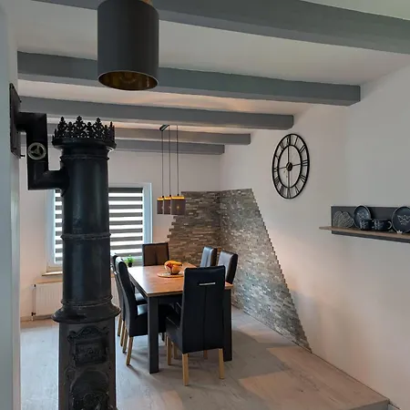 Luett Achtern Diek *