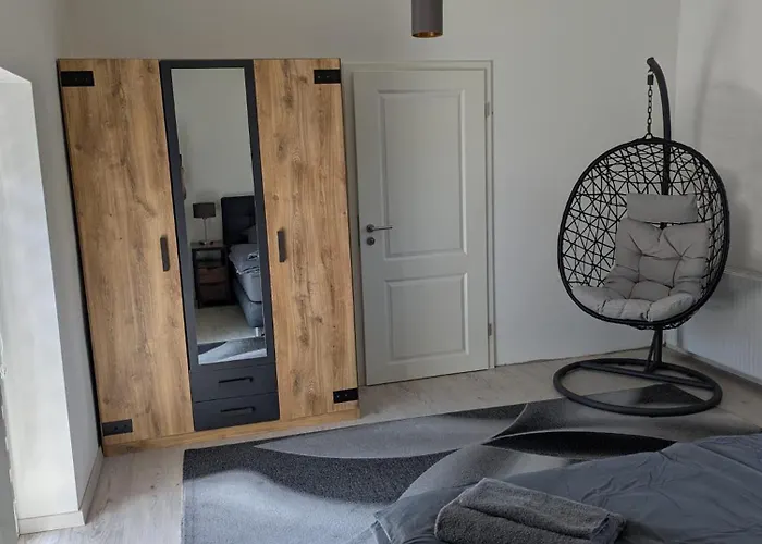 Luett Achtern Diek *