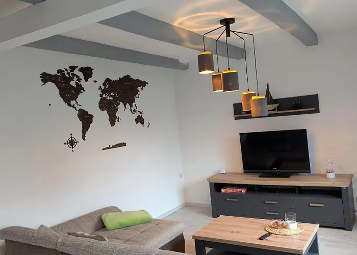 Luett Achtern Diek *